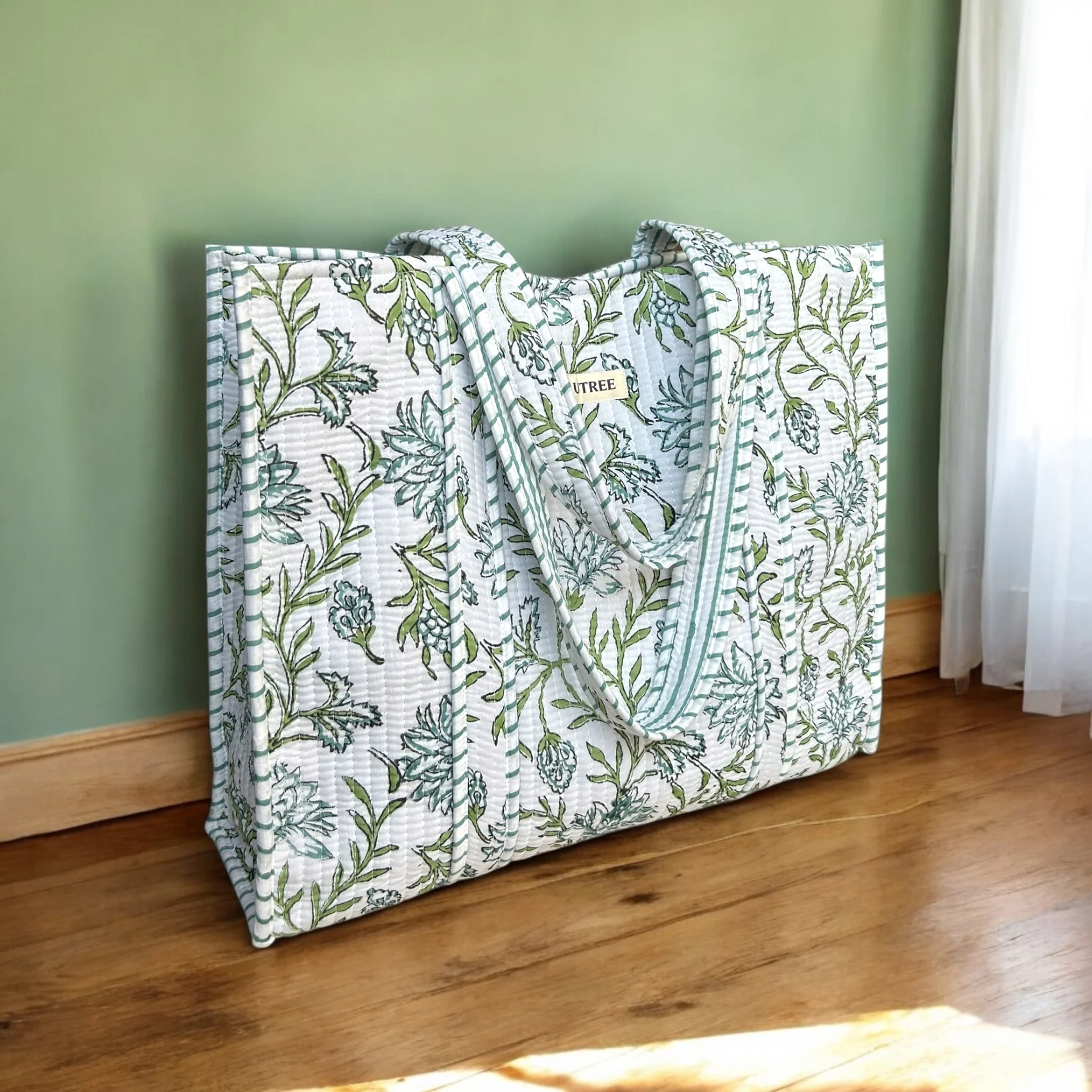 Clematis Quilted Tote Bag - Image 5